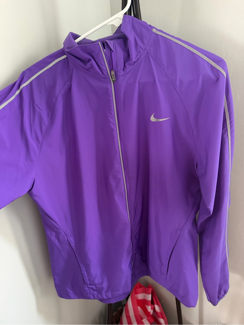 Nike Women's Purple Full-Zip Athletic Jacket with Reflective Trim